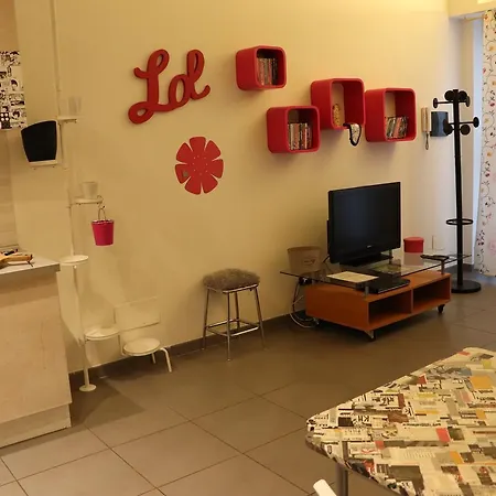 New Artistic Flat Roma