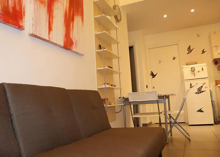 New Artistic Flat Semesterbostad